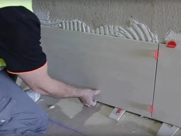 Jak kłaść fugę na płytkach: praktyczna instrukcja dla każdego Jak kłaść fugę na płytkach: praktyczna instrukcja dla każdego