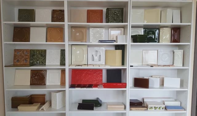 Jak wybrać glazurę jak kafle piecowe - poradnik montażu i stylizacji Jak wybrać glazurę jak kafle piecowe - poradnik montażu i stylizacji