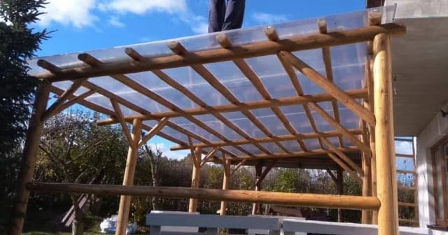 Co ile krokwie pod poliwęglan, aby uniknąć problemów z dachem Co ile krokwie pod poliwęglan, aby uniknąć problemów z dachem